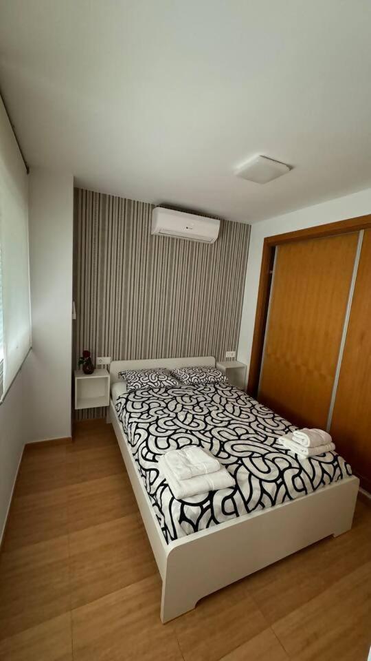 בוריאנה Apartamentos Felip 3 מראה חיצוני תמונה