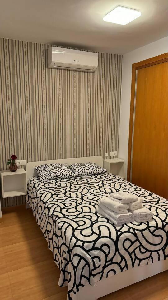 בוריאנה Apartamentos Felip 3 מראה חיצוני תמונה